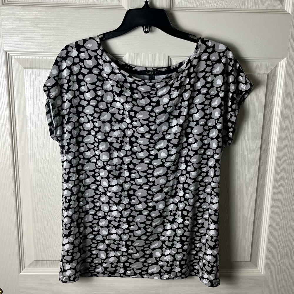 Talbots Black and White Short Sleeve Animal Print Tee size L